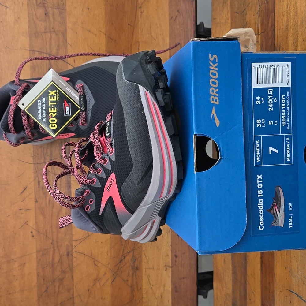 BROOKS WOMEN'S CASCADIA 16 GTX TRAIL RUNNING WATERPROOF HIKING SHOE W BOX 7 M - Picture 8 of 16